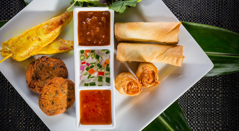 Deep fried Thai spring rolls